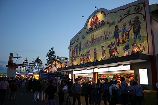 neue Fassadengesteltung: Poschners Hühner & Entenbraterei 2016 (©Foto. Martin Schmitz)